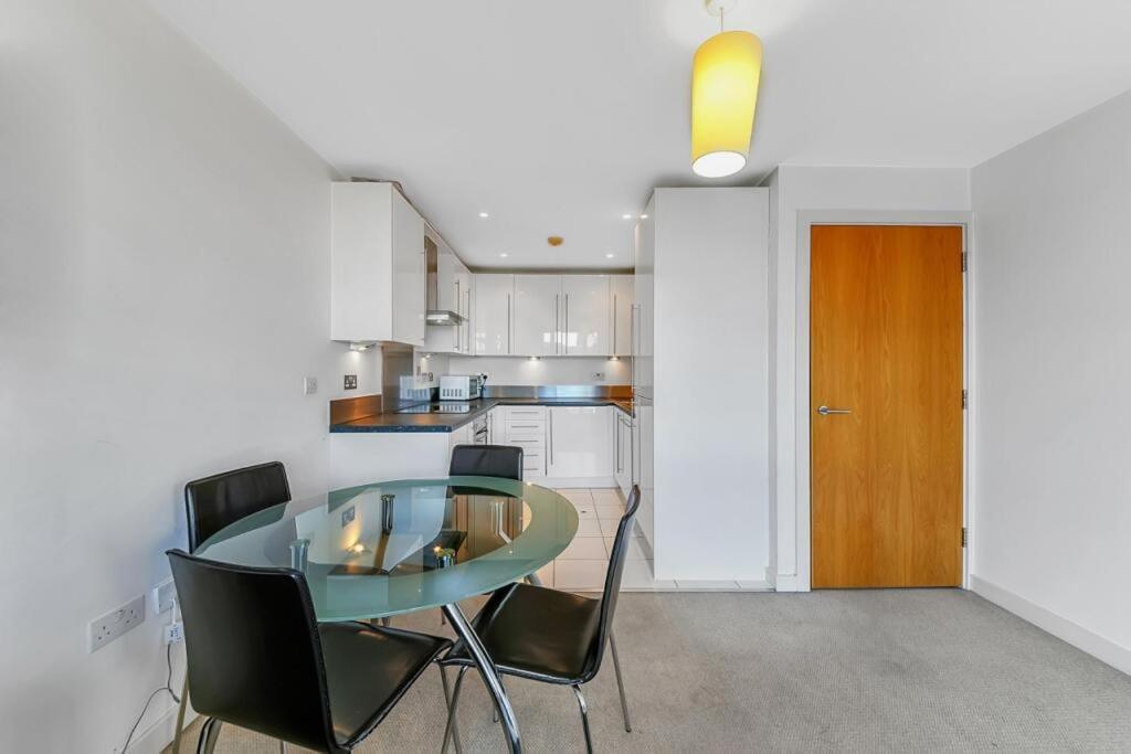 Cozycomfy Luxury Apartment London Bagian luar foto