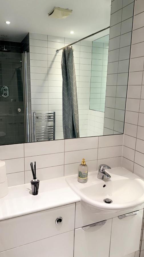 Cozycomfy Luxury Apartment London Bagian luar foto